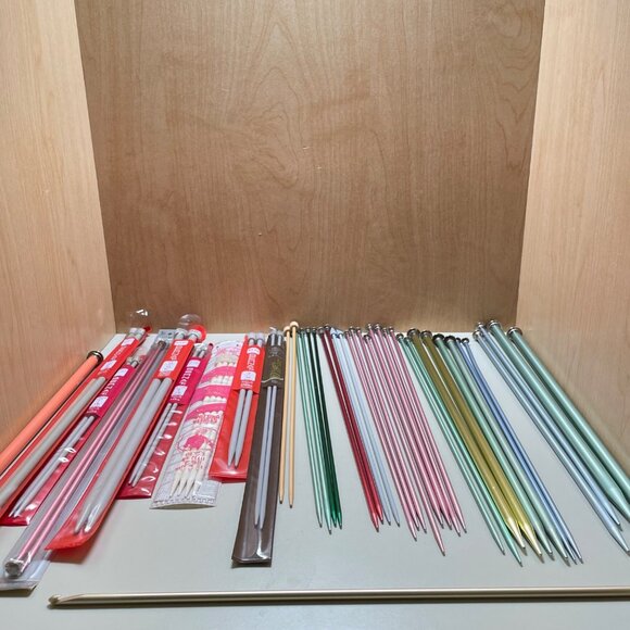 Assorted Aluminum & Plastic Knitting Needles & Crochet Hooks - Various Sizes & C - Picture 4 of 5